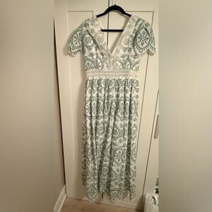 Chic Lace Maxi Dress in Green